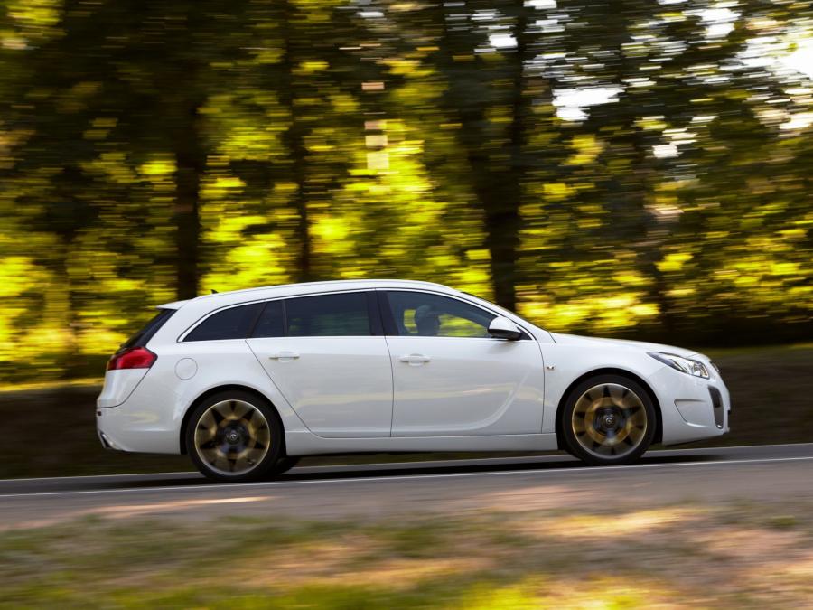  Opel Insignia OPC Sports Tourer 2009 года  (фото 24 из 49)